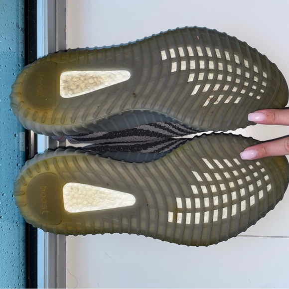 Yeezy Boost 350 V2 'Beluga 2.0' - Picture 7 of 11